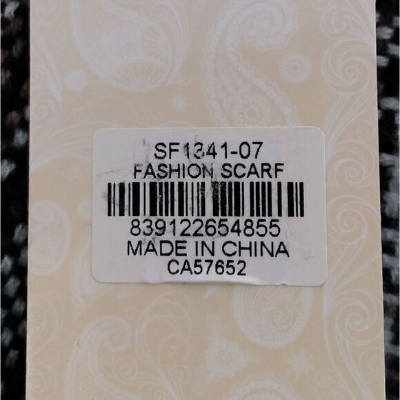 NWT CHERIE BLISS Black & White Plaid 100% Acrylic w/Fringe - Picture 2 of 9